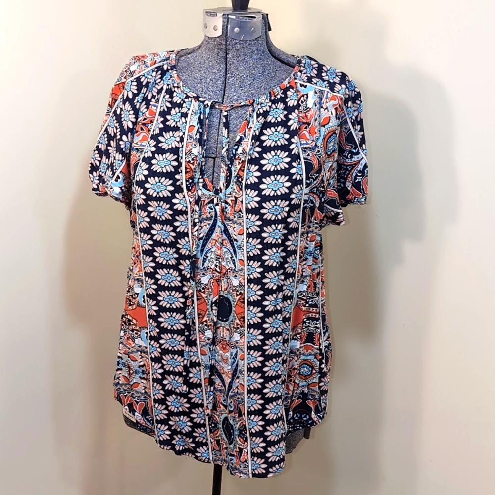 Women's short sleeve front neck tie top